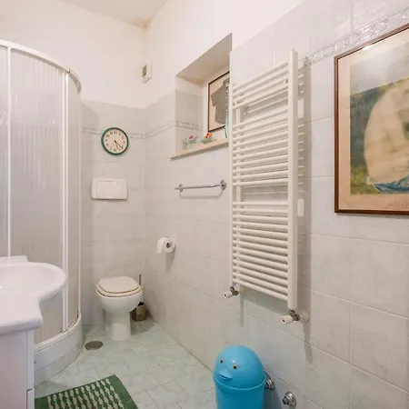 Holiday home Gorgeous In With Kitchen Terracina