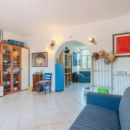 Holiday home Gorgeous In With Kitchen Terracina