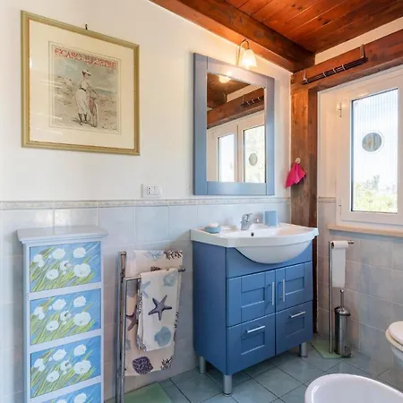 Holiday home Gorgeous In With Kitchen Terracina