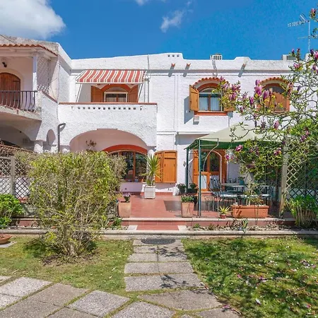 Gorgeous In With Kitchen Holiday home *